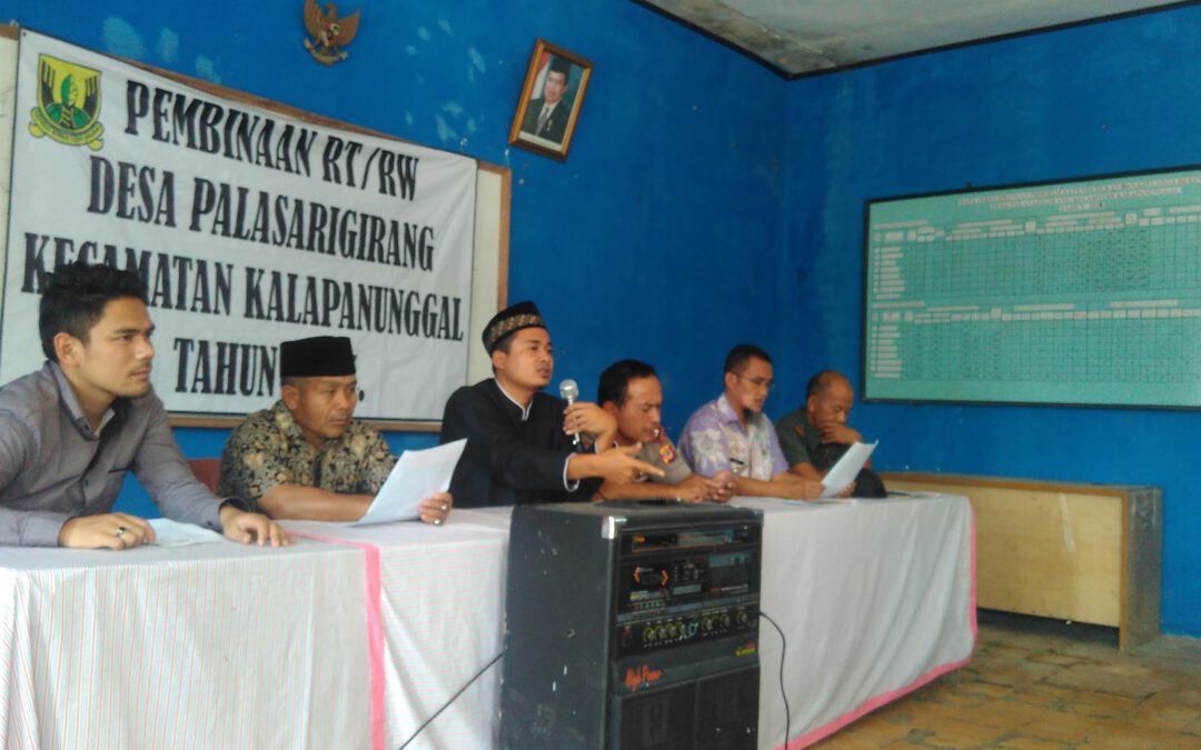 Pembinaan RT/RW & Sosialisasi Dana Desa di Desa Palasarigirang Sukabumi